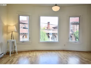 Photo #6: 737609438 Listing