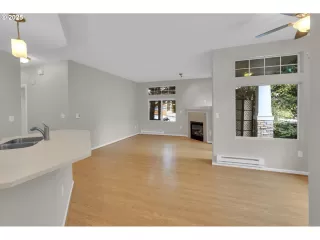 Photo #2: 737709287 Listing 