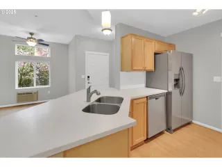 Photo #5: 737709287 Listing 