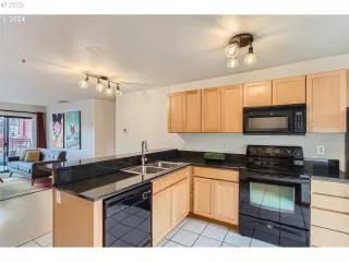 Photo #2: 737872346 Listing