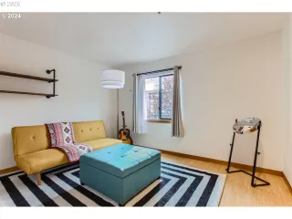 Photo #4: 737872346 Listing