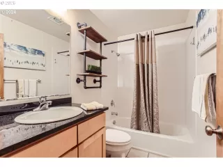 Photo #5: 737872346 Listing