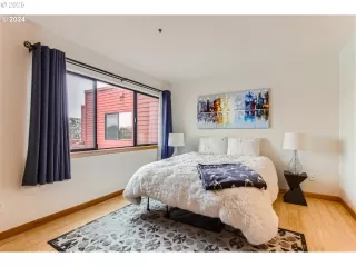 Photo #6: 737872346 Listing