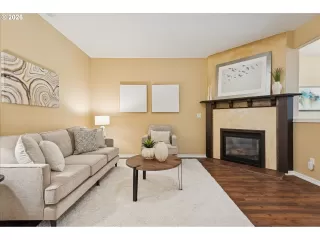 Photo #3: 738007933 Listing 