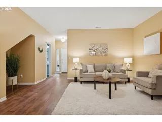 Photo #4: 738007933 Listing 