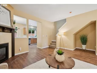 Photo #5: 738007933 Listing 