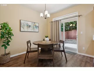 Photo #6: 738007933 Listing 