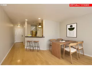 Photo #5: 738009760 Listing 