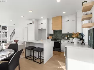 Photo #6: 738511294 Listing 