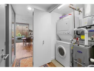 Photo #5: 738966305 Listing