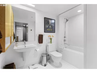 Photo #6: 738966305 Listing