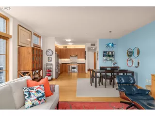 Photo #3: 739277826 Listing