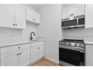 Photo #6: 739559923 Listing 