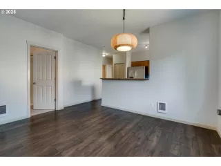 Photo #6: 739813592 Listing 