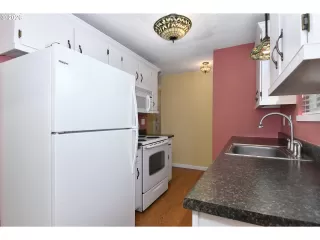 Photo #2: 739835293 Listing