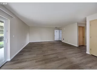 Photo #1: 739877695 Listing