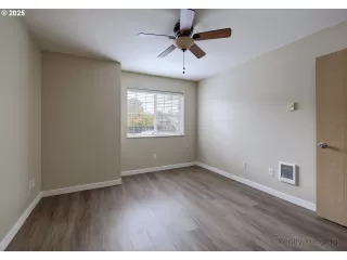 Photo #5: 739877695 Listing