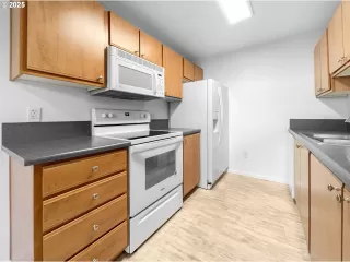 Photo #4: 740151627 Listing 