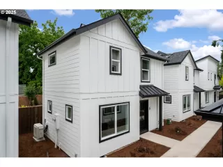 Photo #3: 740507172 Listing 