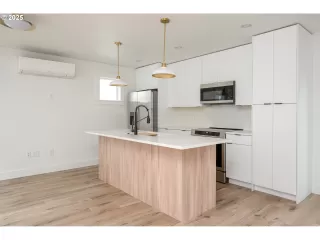 Photo #6: 740507172 Listing 