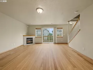 Photo #5: 740931779 Listing