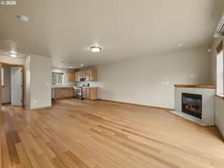 Photo #6: 740931779 Listing