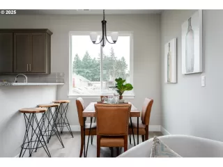 Photo #5: 741005879 Listing