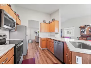 Photo #5: 741357438 Listing