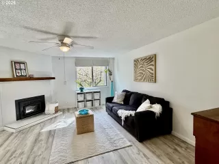 Photo #3: 741772925 Listing 