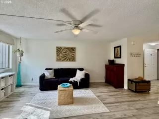 Photo #4: 741772925 Listing 