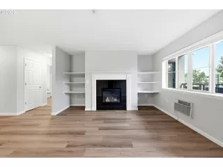 Photo #4: 741976764 Listing 