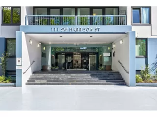 Photo #2: 741978277 Listing