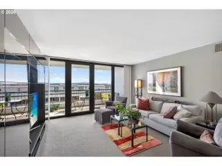 Photo #6: 741978277 Listing