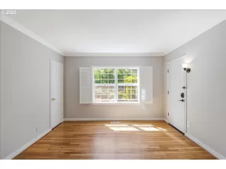 Photo #5: 742582252 Listing