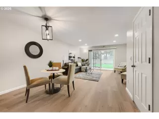 Photo #3: 742791353 Listing