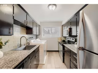 Photo #5: 742791353 Listing
