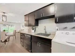 Photo #6: 742791353 Listing