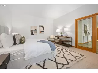 Photo #4: 742836696 Listing