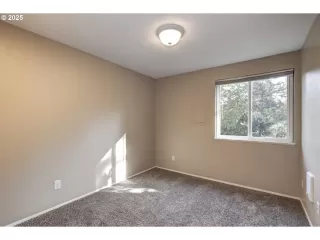 Photo #6: 742913615 Listing