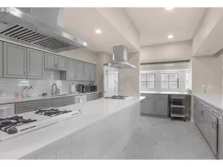 Photo #5: 743063288 Listing 