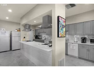 Photo #6: 743063288 Listing 