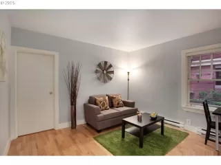 Photo #3: 743087613 Listing