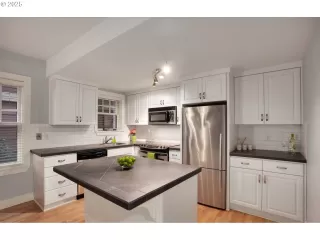 Photo #6: 743087613 Listing