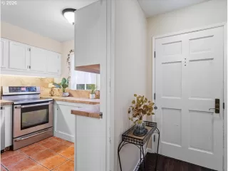 Photo #2: 743171157 Listing