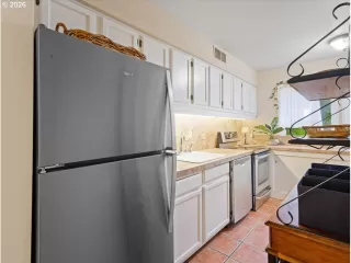 Photo #6: 743171157 Listing