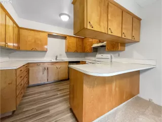 Photo #4: 743786096 Listing