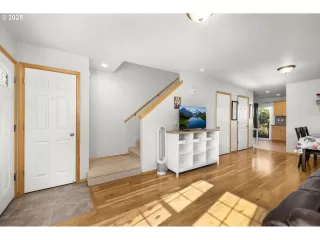 Photo #4: 744952075 Listing 