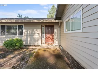 Photo #4: 744955643 Listing 