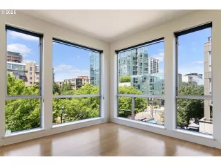 Photo #3: 745610173 Listing