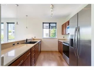 Photo #5: 745610173 Listing